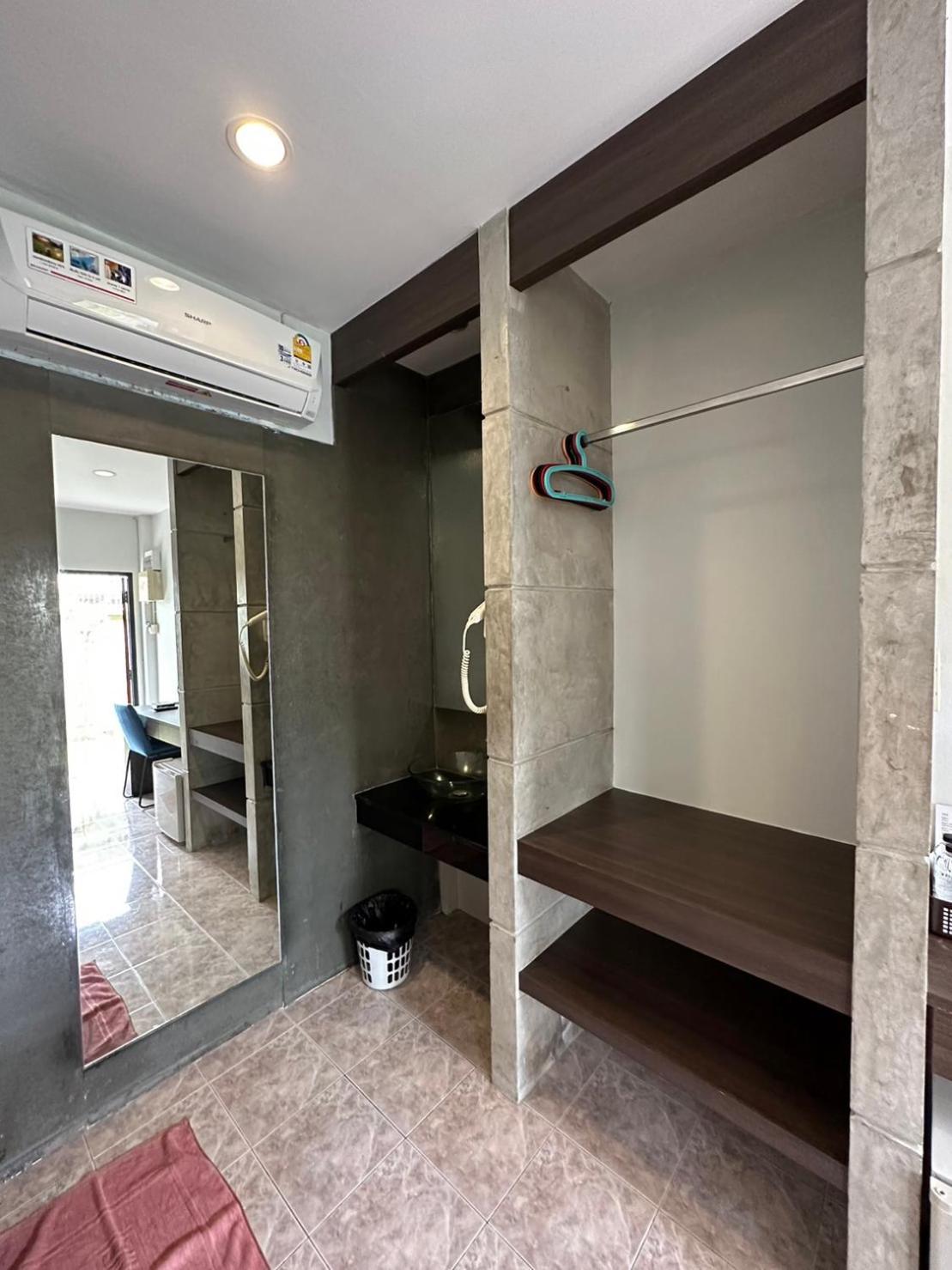 Baan Ma Feung Guesthouse Канчанабури Екстериор снимка