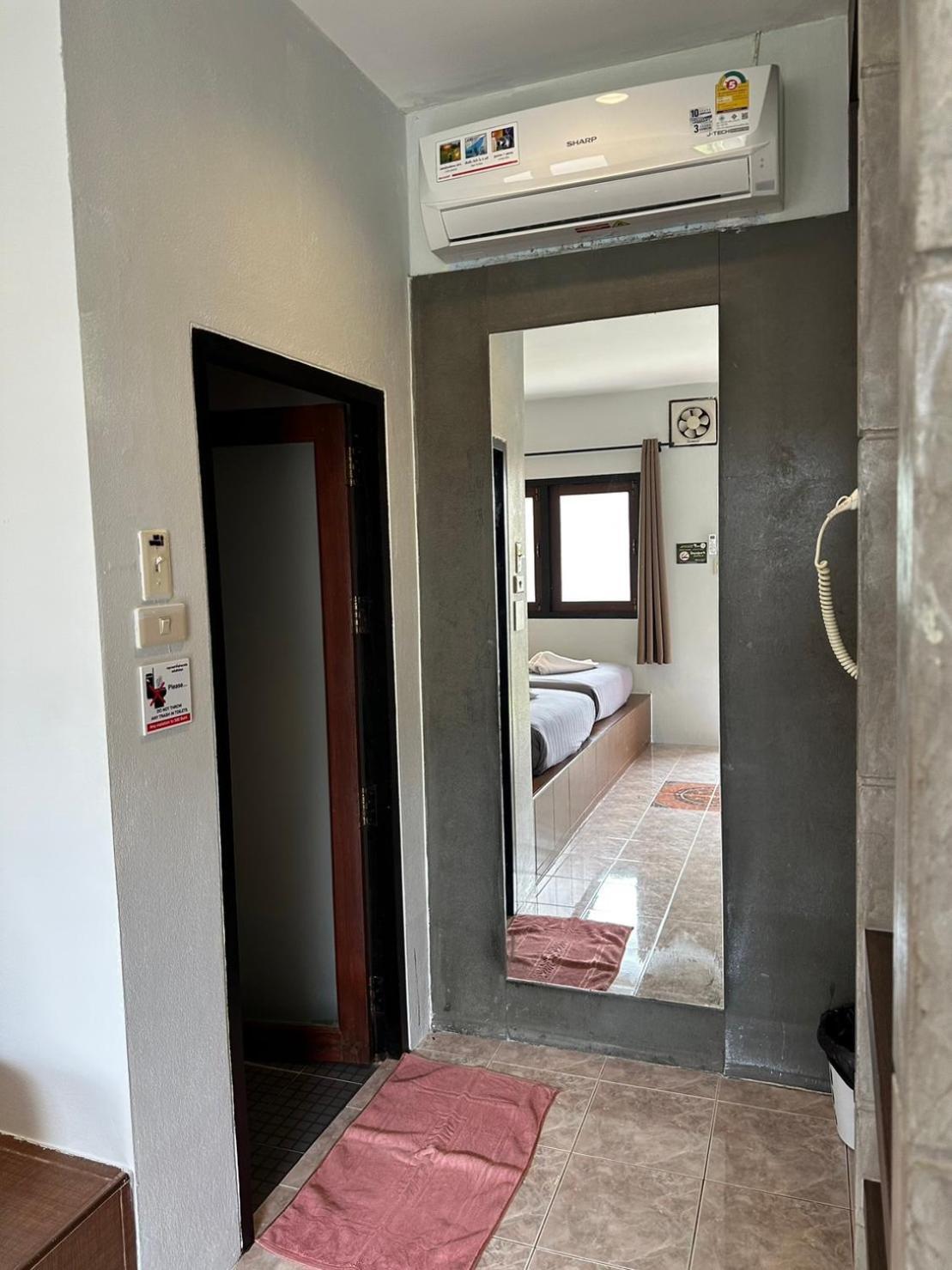 Baan Ma Feung Guesthouse Канчанабури Екстериор снимка