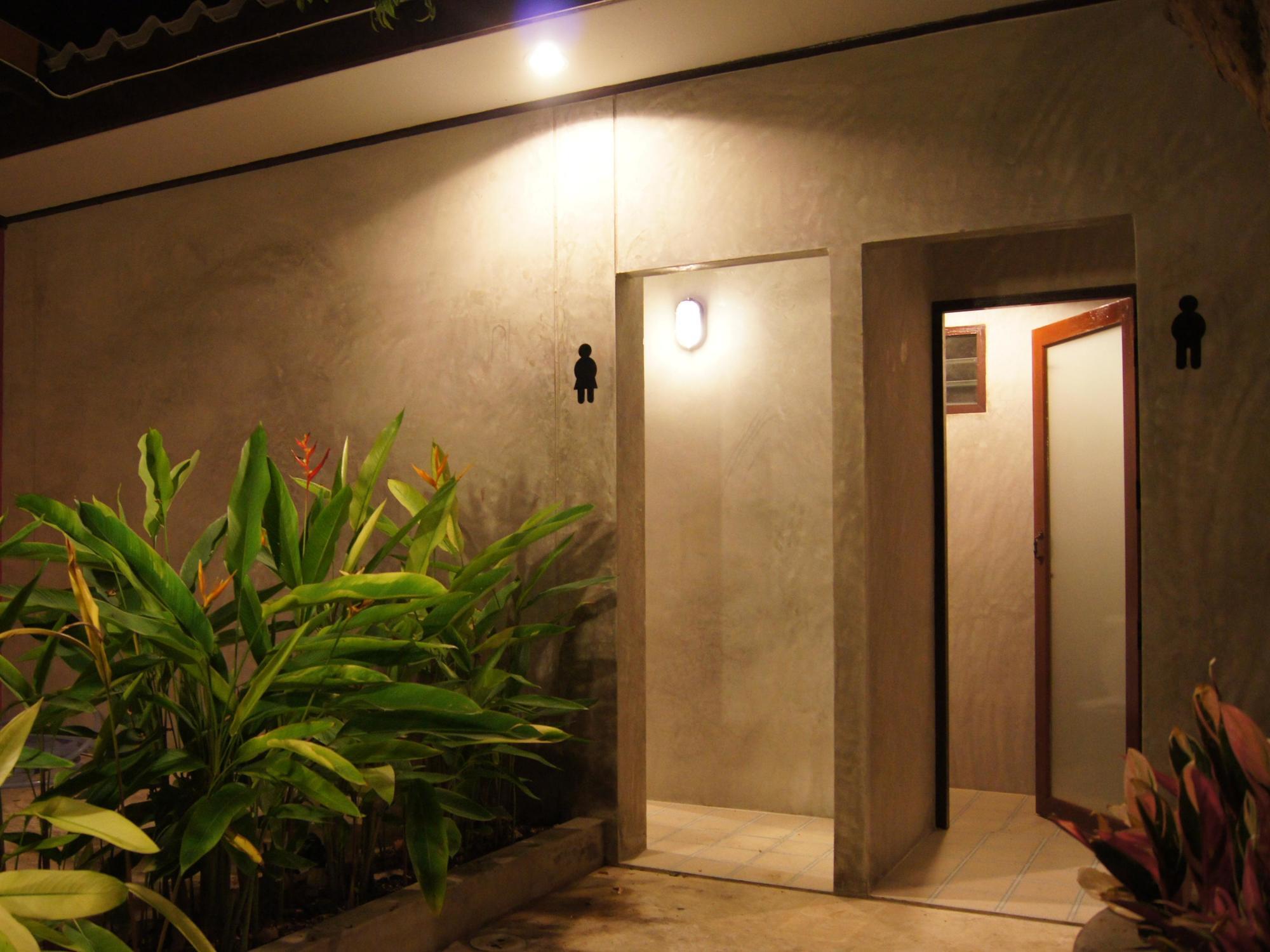 Baan Ma Feung Guesthouse Канчанабури Екстериор снимка