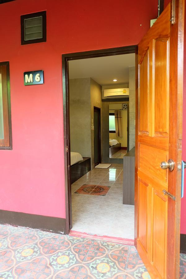 Baan Ma Feung Guesthouse Канчанабури Екстериор снимка