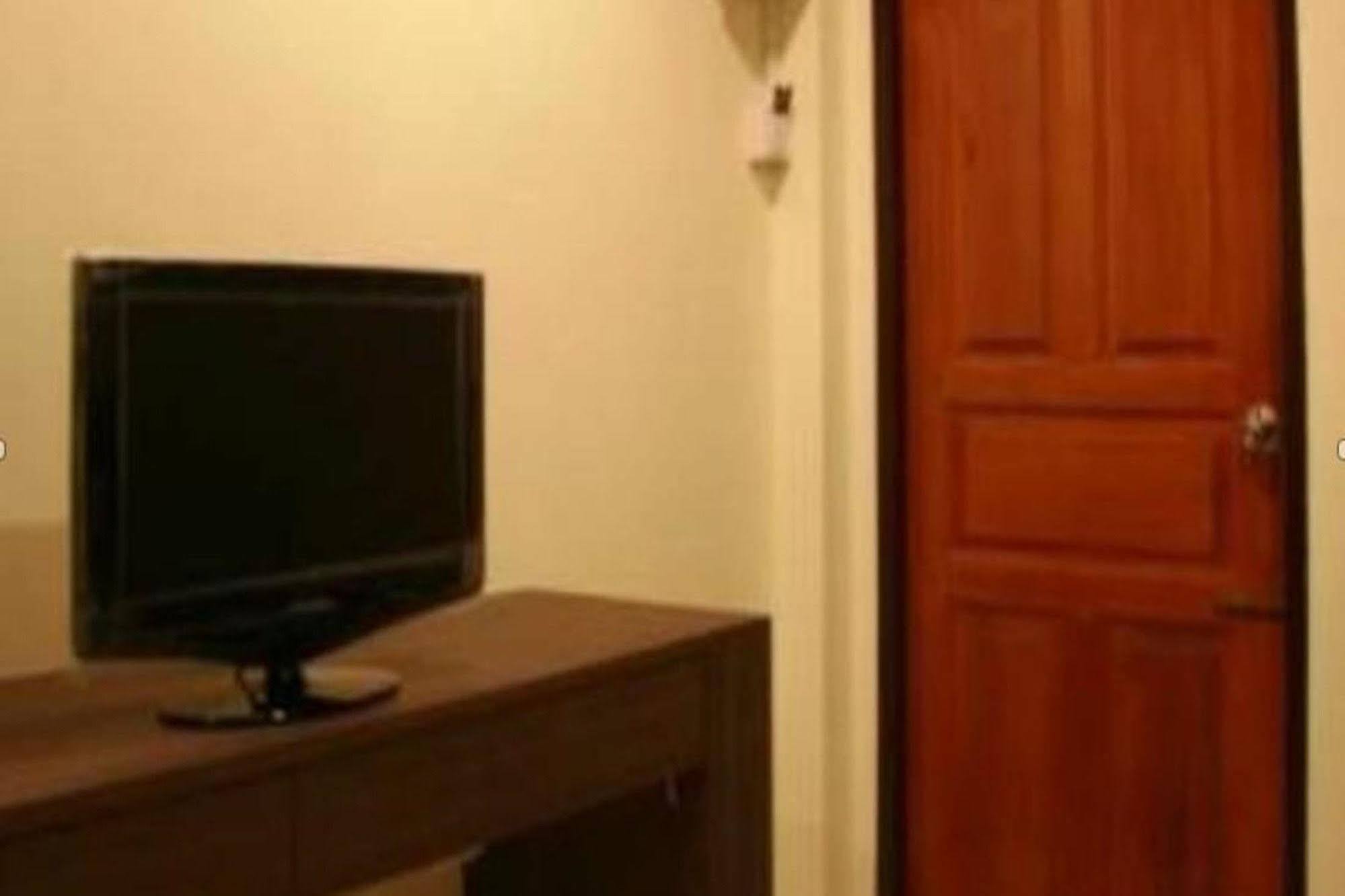 Baan Ma Feung Guesthouse Канчанабури Екстериор снимка