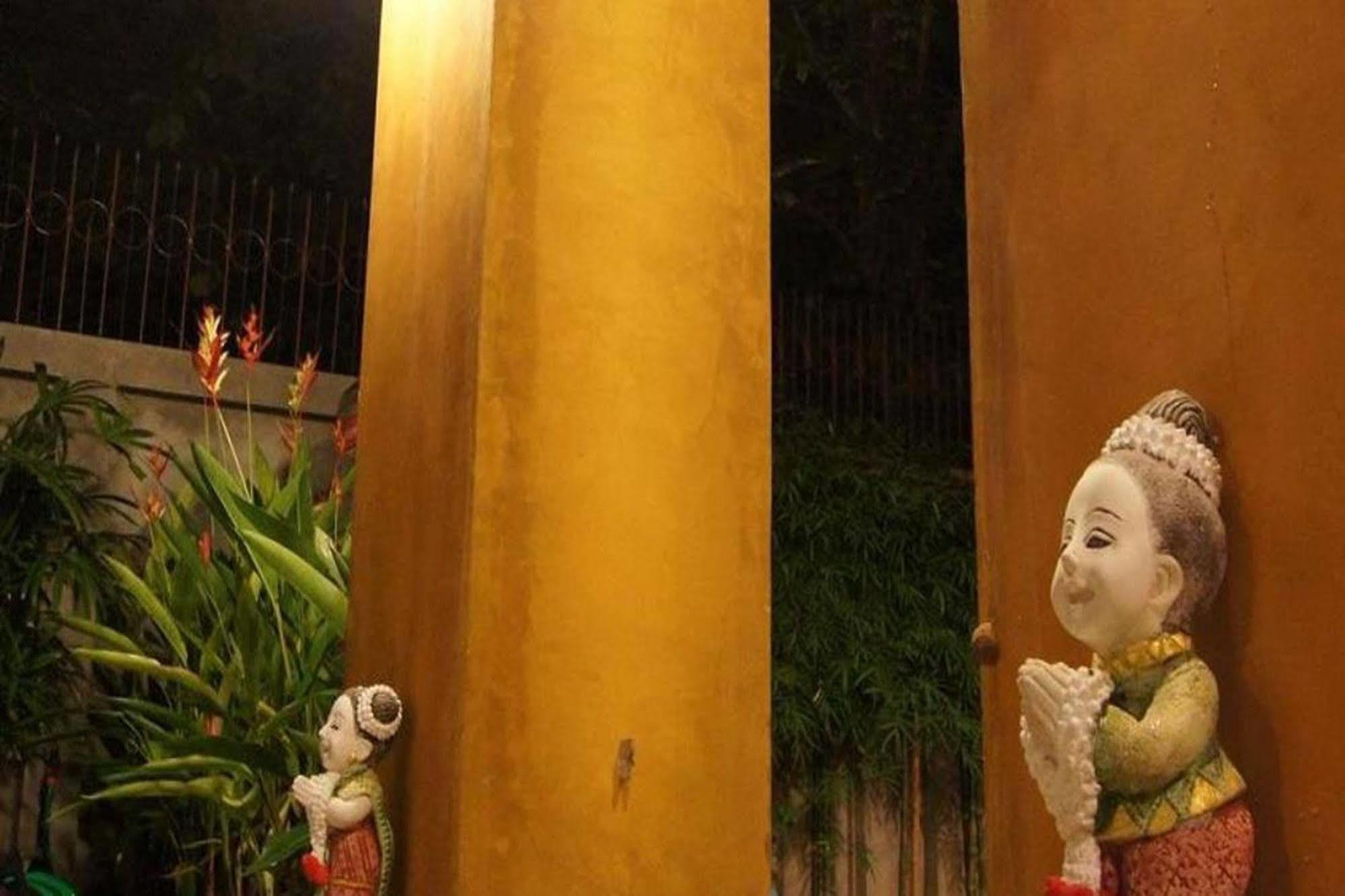 Baan Ma Feung Guesthouse Канчанабури Екстериор снимка