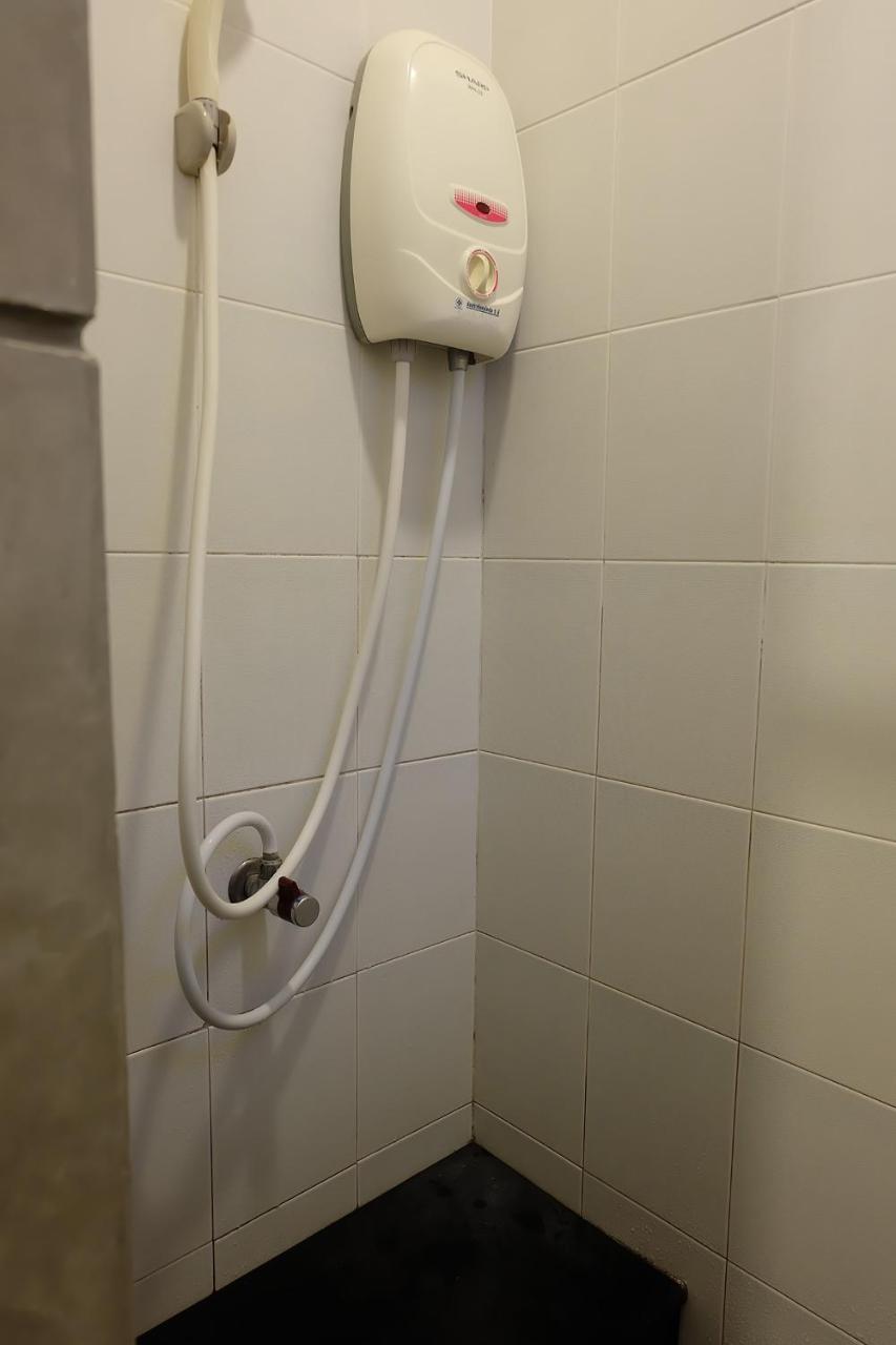 Baan Ma Feung Guesthouse Канчанабури Екстериор снимка