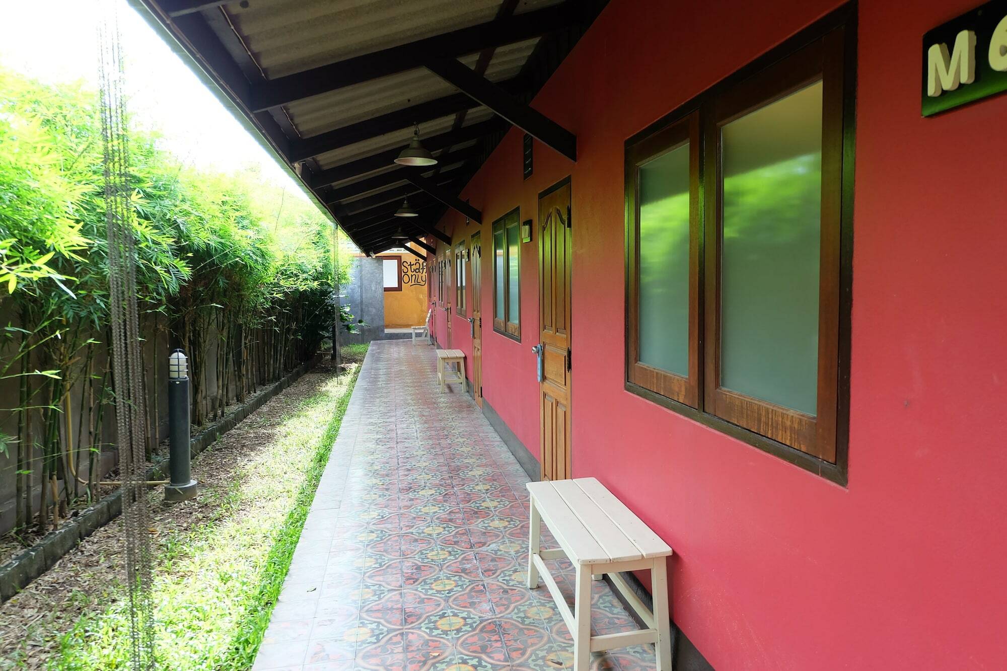 Baan Ma Feung Guesthouse Канчанабури Екстериор снимка